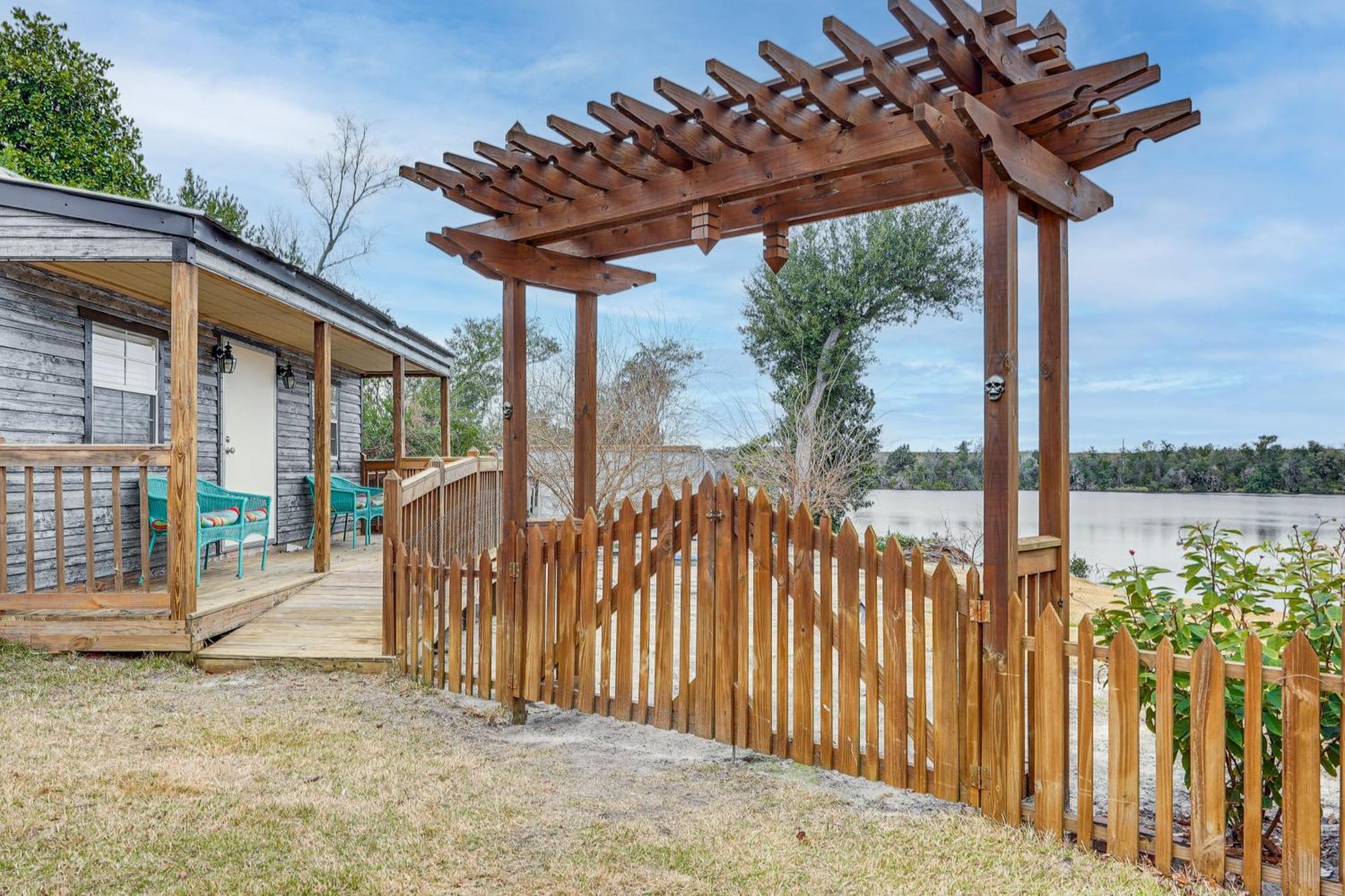 Lakefront Panama City Studio With Hot Tub Access Buitenkant foto